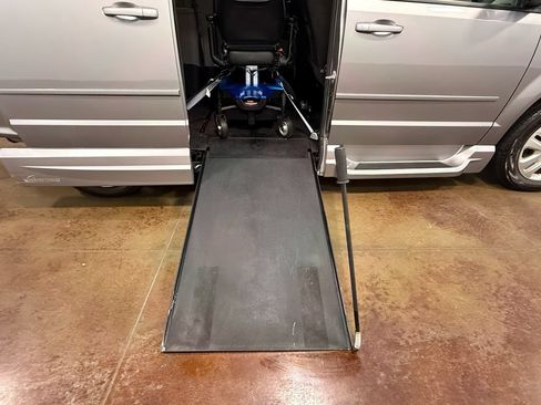 Used 2016 Dodge Grand Caravan SE w/ Quick Order Package 29E SE FWD image 22