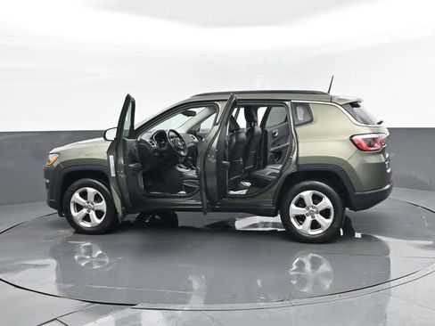 Used 2018 Jeep Compass Latitude AWD/4WD image 28