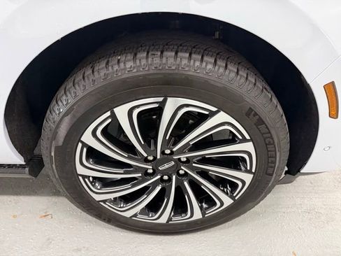 Used 2025 Lincoln Navigator Black Label image 5