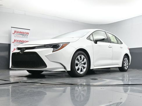 Used 2022 Toyota Corolla LE FWD image 37