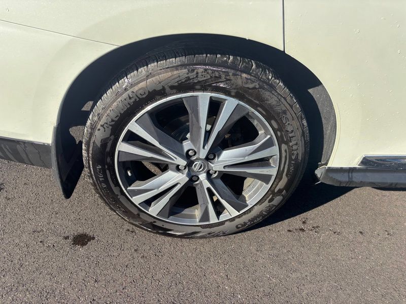 Used 2017 Nissan Pathfinder Platinum w/ Cargo Package AWD/4WD image 15