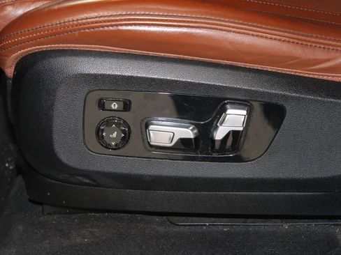 Used 2021 BMW X7 M50i w/ Executive Package AWD/4WD image 16