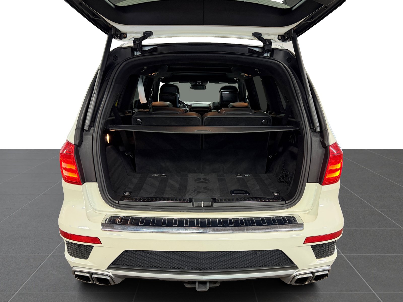 Used 2015 Mercedes-Benz GL 63 AMG 4MATIC w/ Accessory Chrome Package image 26