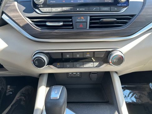 Used 2025 Nissan Altima 2.5 SV FWD image 34