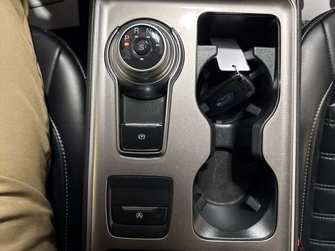 Used 2024 Ford Edge SEL image 11