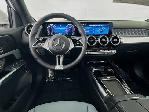 New 2026 Mercedes-Benz GLB 250 image 4