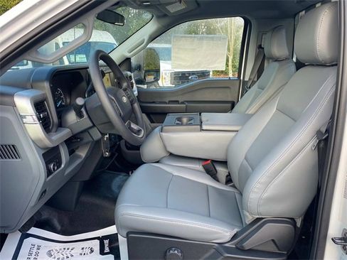 New 2025 Ford F550 4x4 Regular Cab Super Duty image 7
