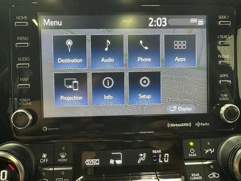 Used 2020 Toyota Highlander XLE AWD/4WD image 27