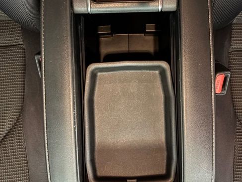 Used 2023 Toyota Highlander LE AWD/4WD image 27