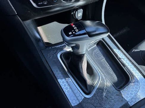 Used 2016 Dodge Charger SXT image 32