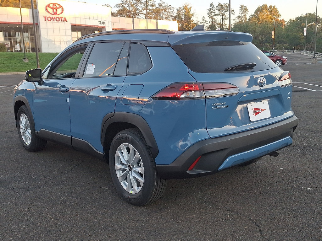 New 2026 Toyota Corolla Cross LE w/ Moonroof Package AWD/4WD image 3