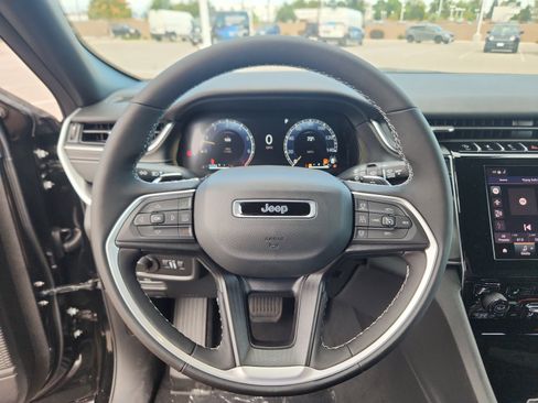 New 2025 Jeep Grand Cherokee L Laredo w/ Luxury Tech Group I image 10