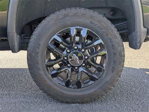 Used 2025 Chevrolet Silverado 2500 High Country w/ Midnight Edition image 12