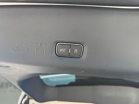 Used 2025 Ford Expedition Active AWD/4WD image 30