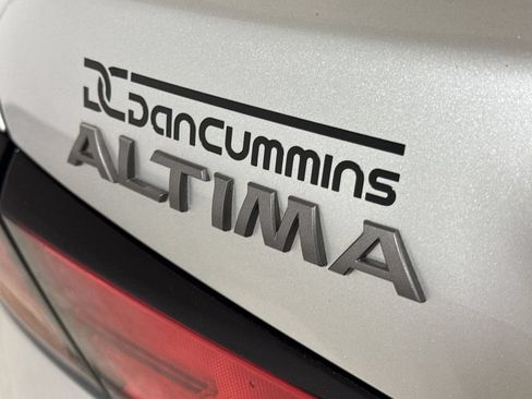 Used 2024 Nissan Altima 2.5 SV FWD image 25