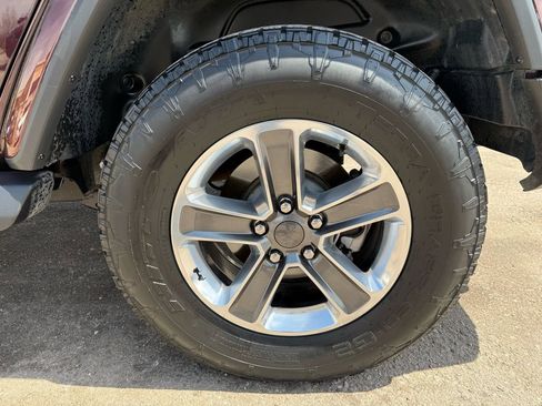 Used 2021 Jeep Wrangler Unlimited Sahara image 11