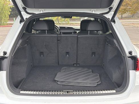 Used 2024 Audi Q3 2.0T Premium image 26