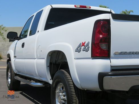 Used 2004 Chevrolet Silverado 2500 LT w/ Skid Plate Package AWD/4WD image 26