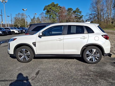 Used 2021 Mitsubishi Outlander Sport SE image 4