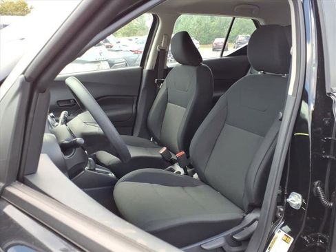 New 2025 Nissan Kicks Play S image 5