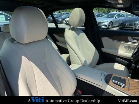 Certified 2022 Mercedes-Benz E 450 4MATIC Sedan image 31