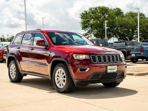 Used 2021 Jeep Grand Cherokee Laredo RWD image 5