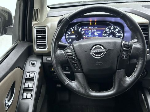 Used 2022 Nissan Frontier SV image 12