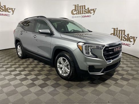 Used 2023 GMC Terrain SLE w/ Driver Convenience Package image 1