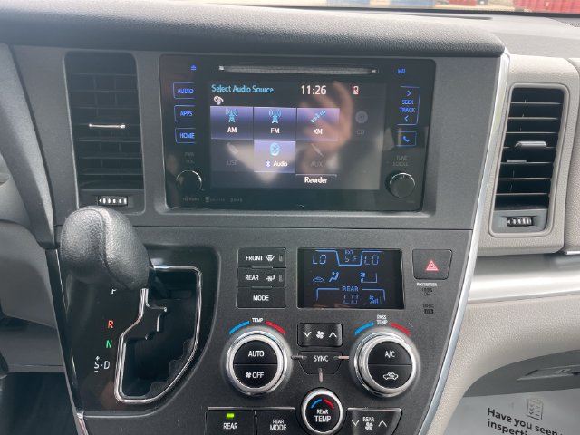 Used 2017 Toyota Sienna LE AWD/4WD image 13