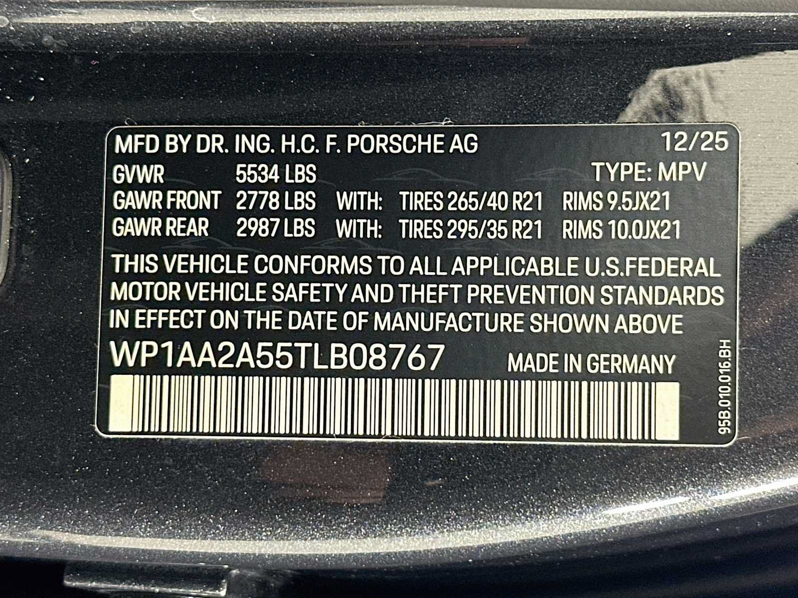 Certified 2026 Porsche Macan AWD/4WD image 33