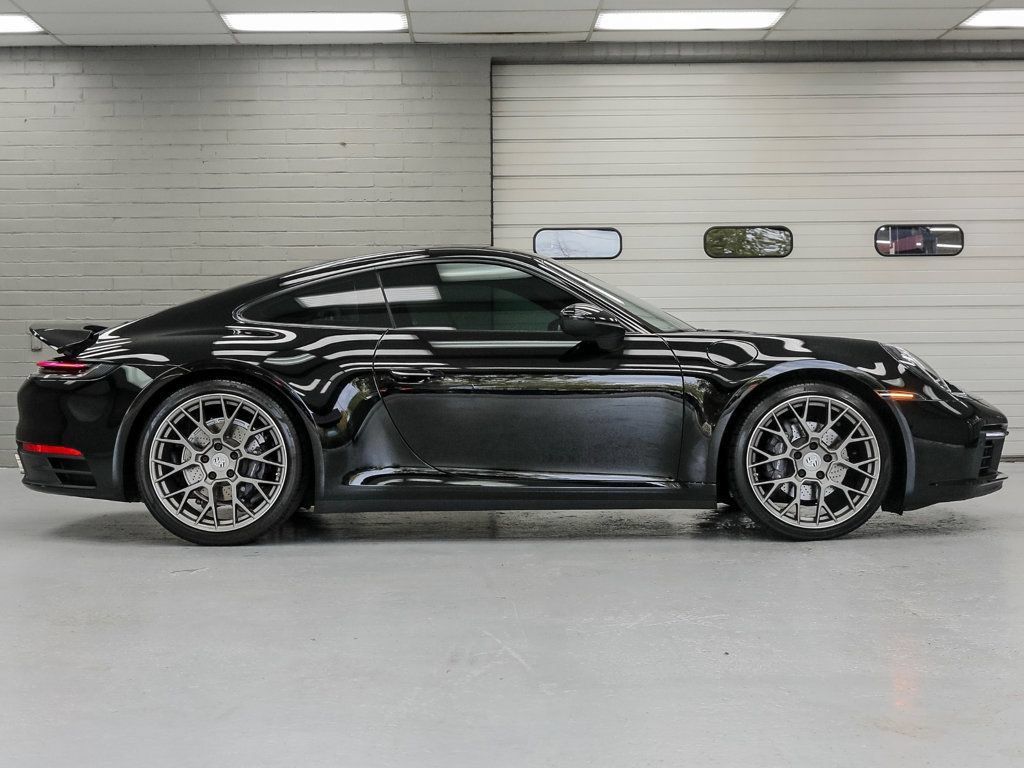Used 2022 Porsche 911 Carrera 4 AWD/4WD image 3