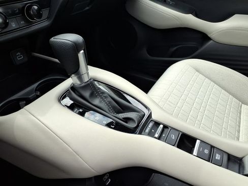 Certified 2024 Honda HR-V LX image 17