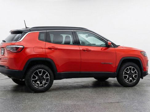 Used 2025 Jeep Compass Trailhawk image 11