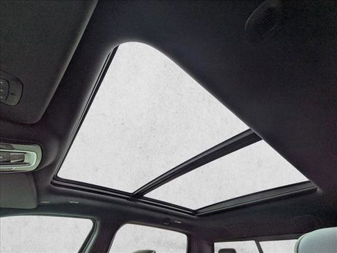 Used 2025 RAM 1500 Laramie w/ Night Edition image 16