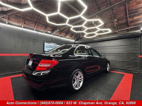 Used 2013 Mercedes-Benz C 250 Sedan image 3