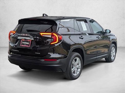 Used 2024 GMC Terrain SLE image 5