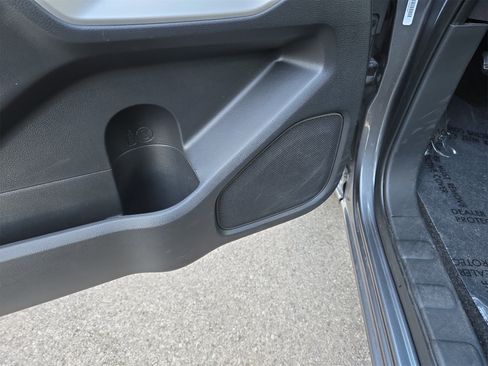 Used 2022 Nissan Frontier SV image 31