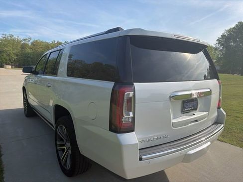 Used 2020 GMC Yukon XL Denali w/ Denali Ultimate Package AWD/4WD image 9