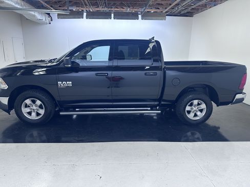 Used 2019 RAM 1500 Classic SLT w/ Luxury Group AWD/4WD image 9