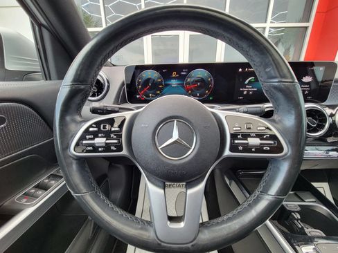 Used 2020 Mercedes-Benz GLB 250 4MATIC image 11