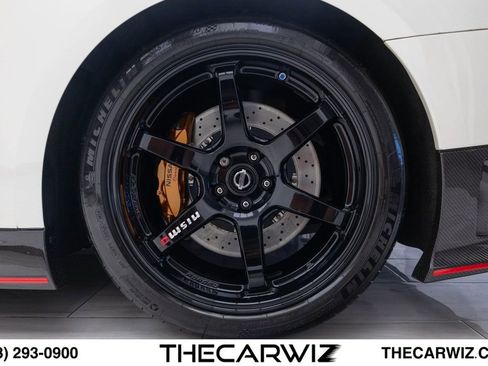 Used 2018 Nissan GT-R NISMO AWD/4WD image 19