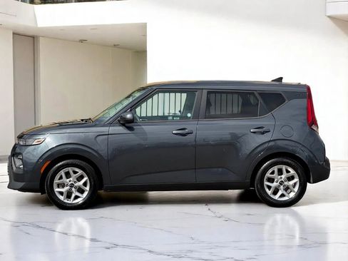 Used 2021 Kia Soul S FWD image 9