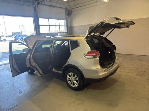 Used 2015 Nissan Rogue SV w/ SV Premium Package image 10