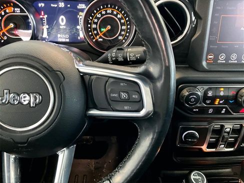 Used 2021 Jeep Wrangler Unlimited Sahara image 24