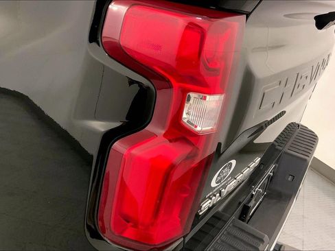 Used 2022 Chevrolet Silverado 1500 LTZ w/ Technology Package image 28