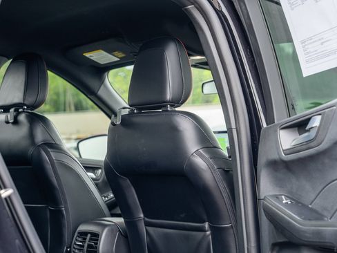 Used 2025 Ford Escape ST-Line w/ Tech Pack #1 FWD image 17