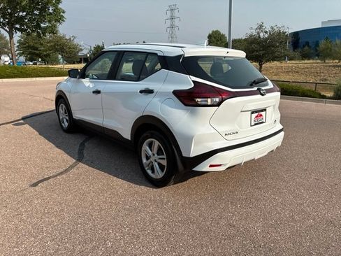Used 2023 Nissan Kicks S FWD image 7
