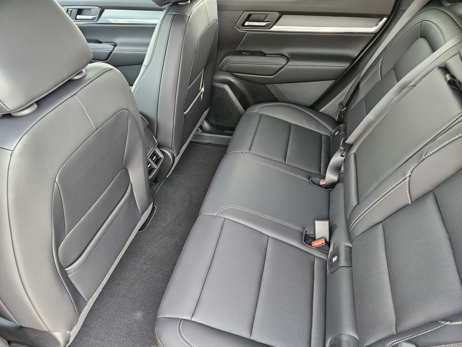New 2027 GMC Terrain Elevation w/ Elevation Premium Package FWD image 19