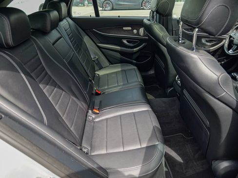 Used 2018 Mercedes-Benz E 400 4MATIC Wagon image 31