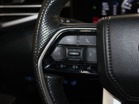 Used 2024 Toyota Tundra Limited image 37